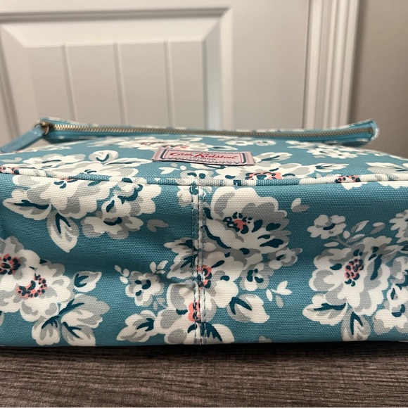 Cath Kidston Oil Cloth Flap Over Handbag Blue White Floral Single Strap Handbag - Picture 3 of 5